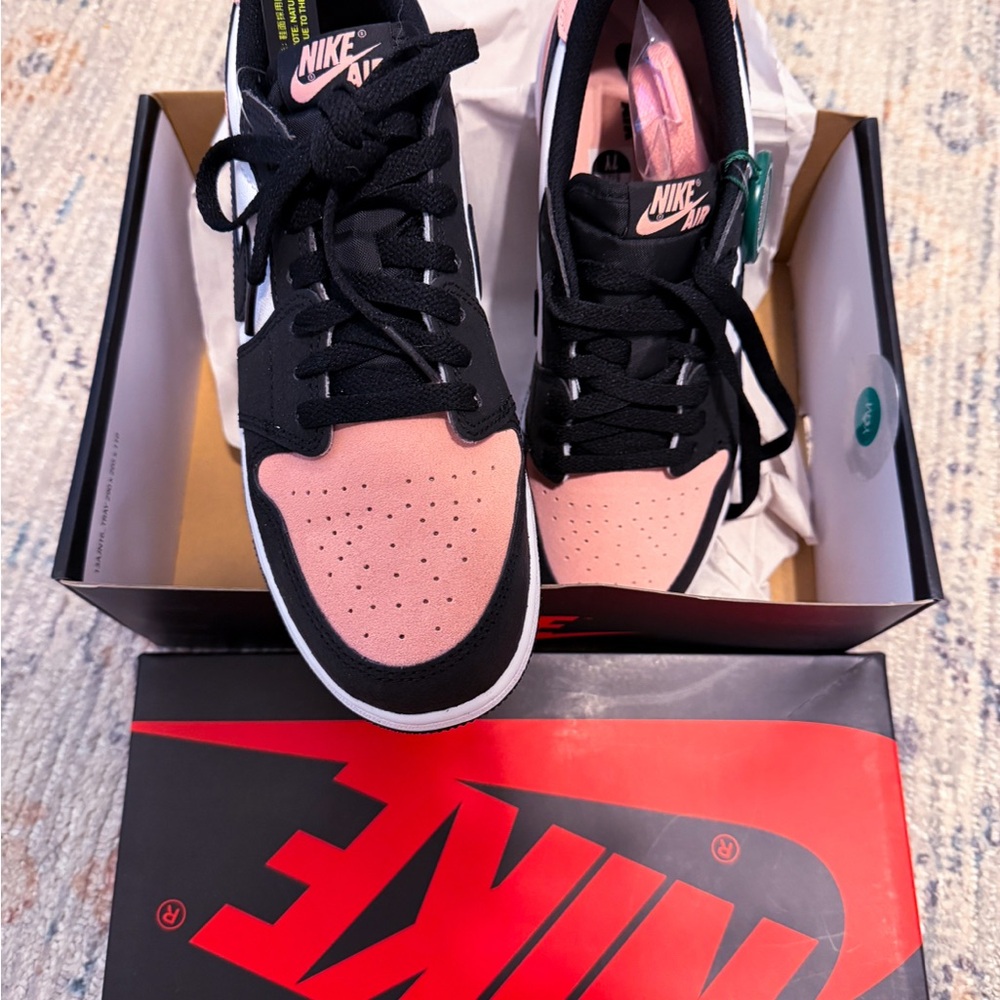 NEW Rare Nike Air Jordan 1 Retro Low Black Pink + Pink laces